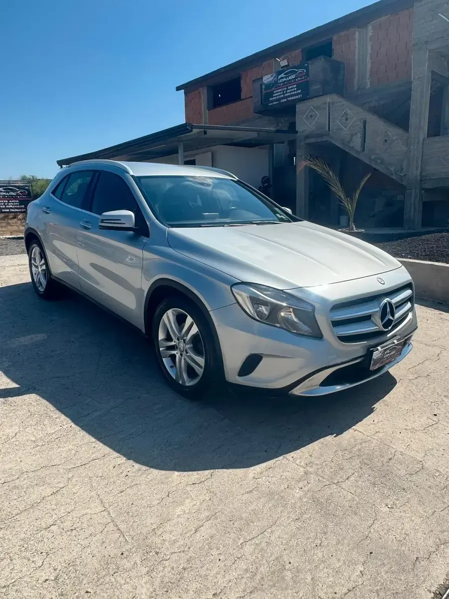 Usata Mercedes GLA200 136 CV (100 kW) 2016 Argento SUV