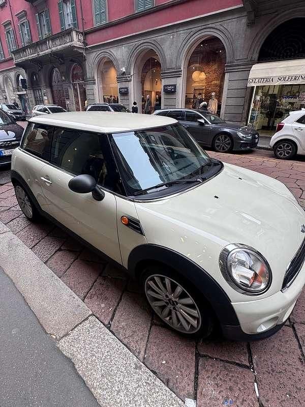 Usata Mini ONE 75 CV (55 kW) 2014 Utilitaria