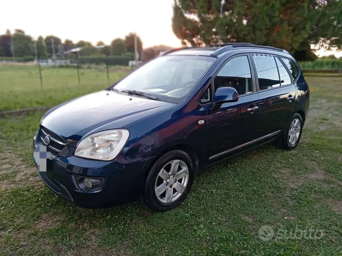 Usata Kia Carens 140 CV (102 kW) 2009 Grigio Monovolume