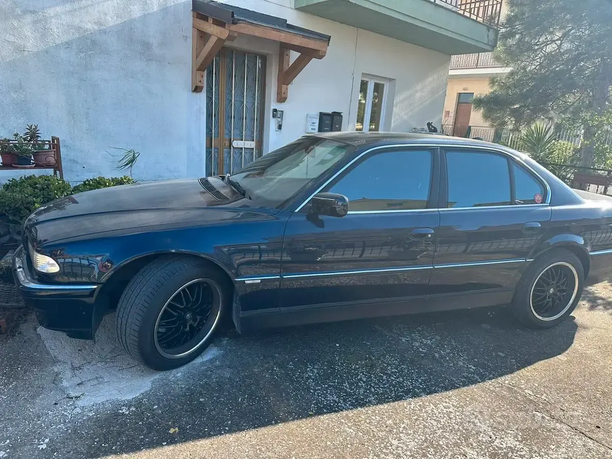 Usata BMW 730 193 CV (141 kW) 2000 Bluazzurro Berlina