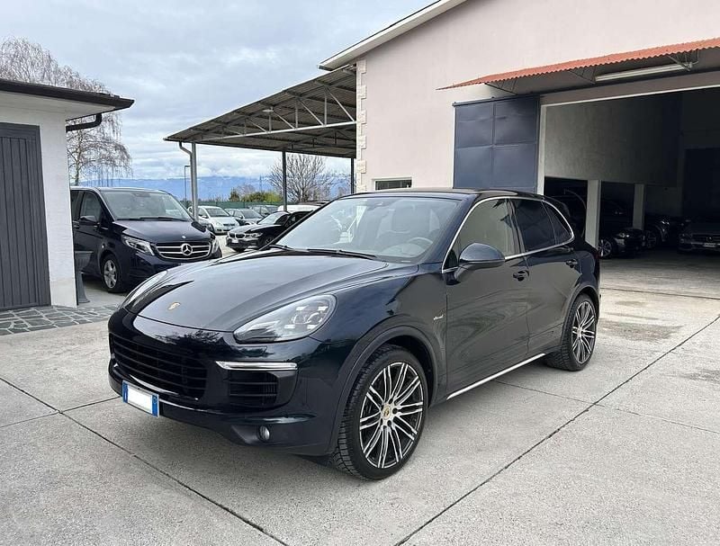 Usata Porsche Cayenne 250 CV (183 kW) 2016 Moonlight blue SUV