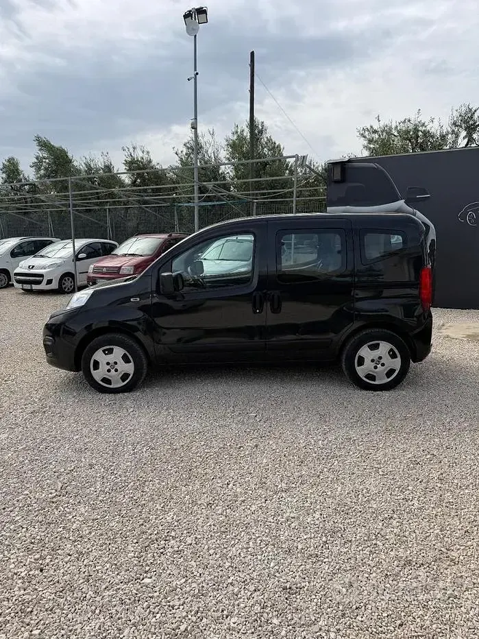 Usata Fiat Qubo Active 77 CV (56 kW) 2017 Nero Monovolume