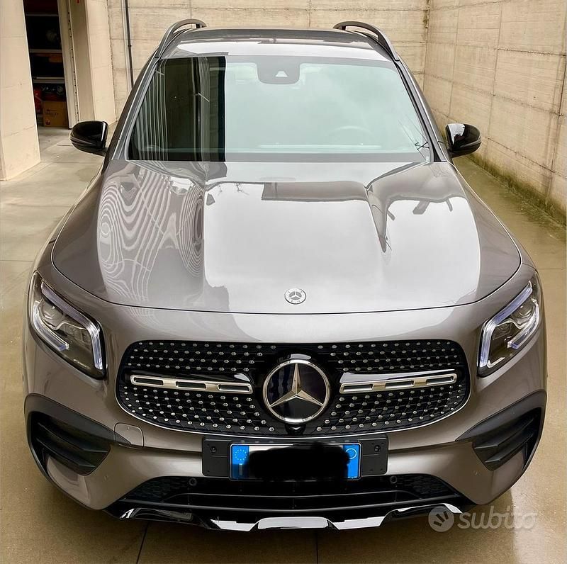 Usata Mercedes GLB200 AMG 150 CV (110 kW) 2023 Grigio SUV
