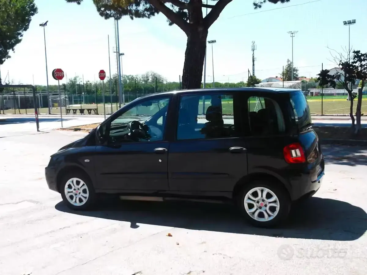 Usata Fiat Multipla 103 CV (75 kW) 2010 Nero Monovolume