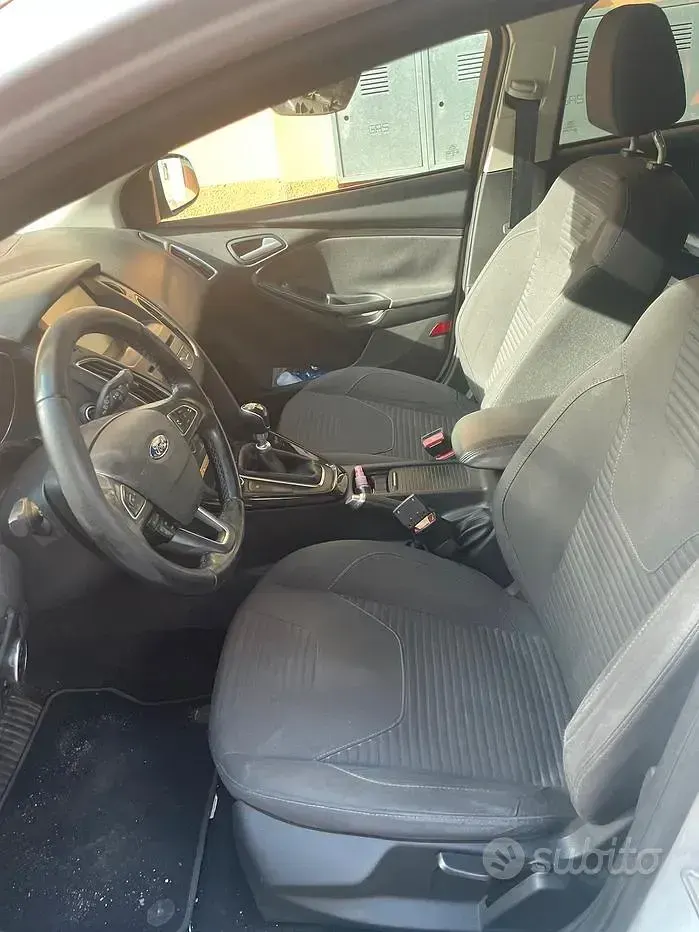 Usata Ford Focus Titanium 120 CV (88 kW) 2015 Bianco Station wagon
