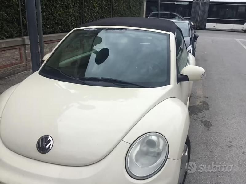 Usata VW New Beetle 75 CV (55 kW) 2008 Bianco Utilitaria