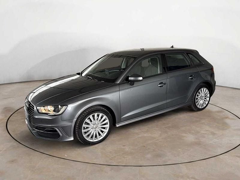 Grigio Usata 2016 Audi A3 Ambition Tre volumi | 16.500 € (Buon prezzo) - Immagine 1/4
