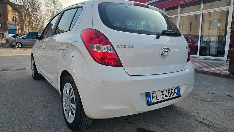 Usata Hyundai i20 Edition 85 CV (62 kW) 2013 Bianco Utilitaria