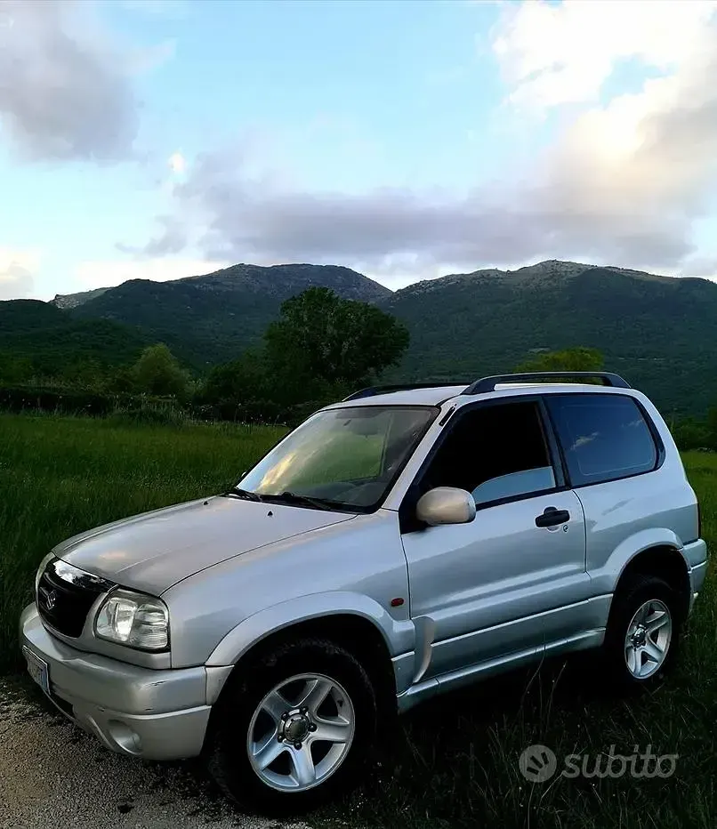 Usata Suzuki Grand Vitara 94 CV (69 kW) 2003 Grigio SUV