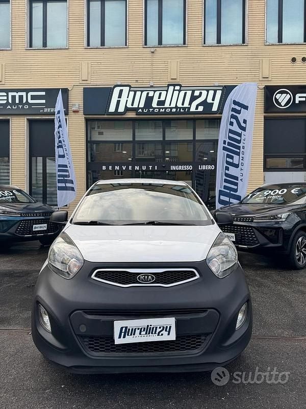 Usata Kia Picanto Style 69 CV (50 kW) 2011 Bianco Utilitaria