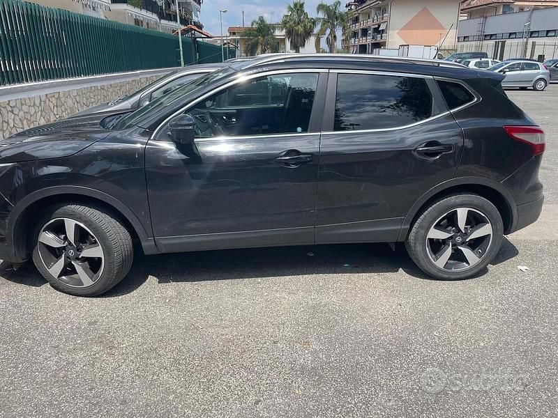 Usata Nissan Qashqai 131 CV (96 kW) 2015 Nero SUV