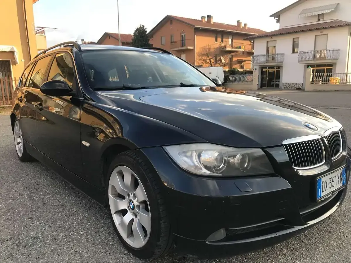 Usata BMW 330 231 CV (169 kW) 2006 Nero Station wagon