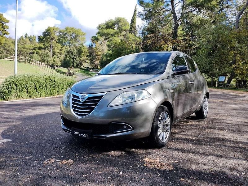 Usata Lancia Ypsilon Gold 95 CV (69 kW) 2013 Grigio Utilitaria