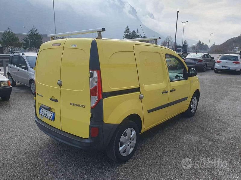 Usata Renault Kangoo 110 CV (80 kW) 2019 Giallo Monovolume