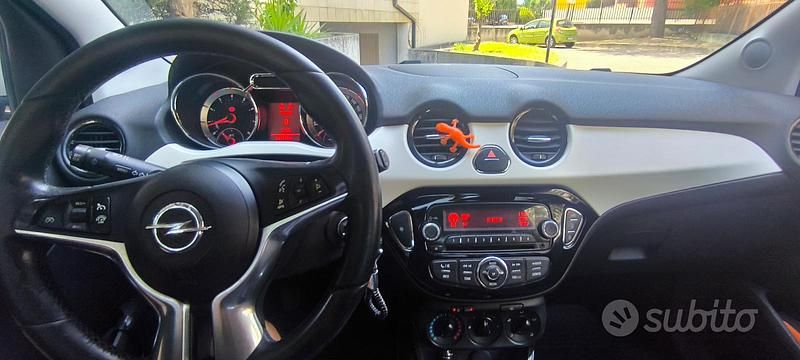 Usata Opel Adam Jam 87 CV (63 kW) 2016 Rosso Utilitaria