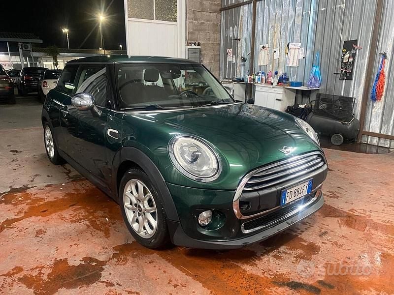 Usata Mini ONE 102 CV (75 kW) 2016 Verde Utilitaria