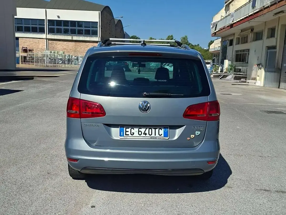Usata VW Sharan Comfortline 140 CV (102 kW) 2011 Grigio Monovolume