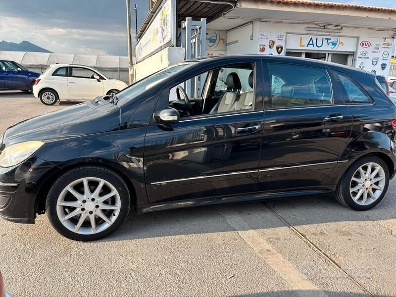 Usata Mercedes B200 140 CV (102 kW) 2008 Nero Monovolume