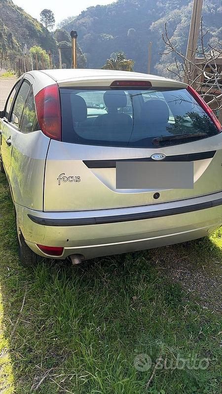 Usata Ford Focus 116 CV (85 kW) 2002 Grigio Berlina
