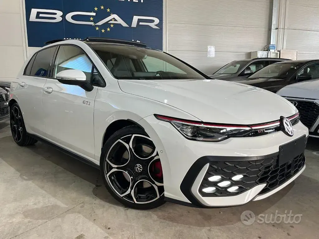 Occasion VW Golf VIII GTI 265 ch (194 kW) 2025 Blanc Berline