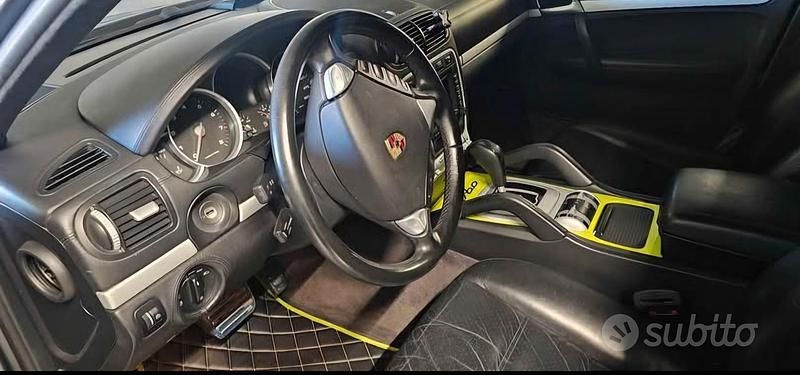 Usata Porsche Cayenne Turbo 500 CV (367 kW) 2009 Grigio SUV