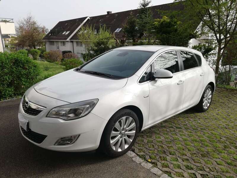 Usato 2011 Opel Astra 1.4 Benzin 140 CV (3.500 €)