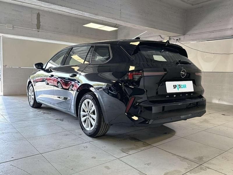 Usata Opel Astra Edition 110 CV (80 kW) 2024 Nero Utilitaria