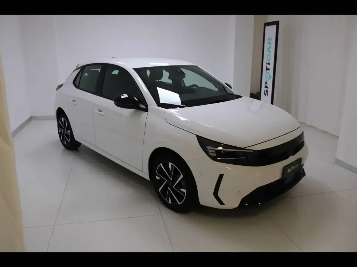 Usata Opel Corsa 101 CV (74 kW) 2025 Argento Utilitaria