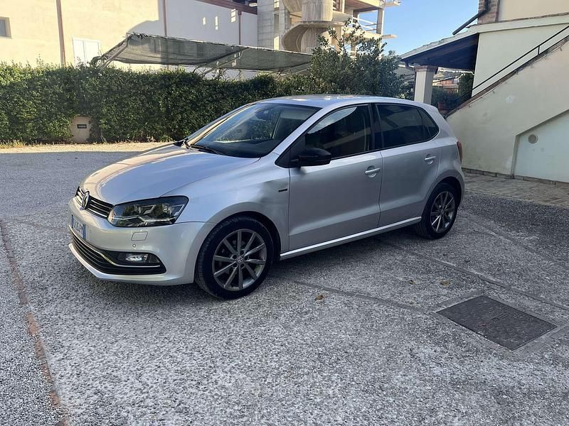 Usata VW Polo 90 CV (66 kW) 2015 Argento Berlina