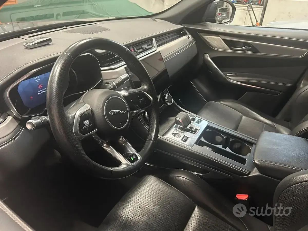 Usata Jaguar F-Pace 250 CV (183 kW) 2022 Grigio SUV