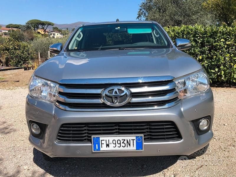 Usata Toyota HiLux 150 CV (110 kW) 2019 Grigio Pick-up