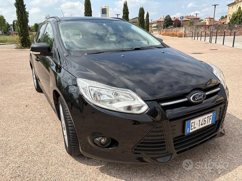 Begagnad Ford Focus 115 HK (84 kW) 2012 Svart Kombi
