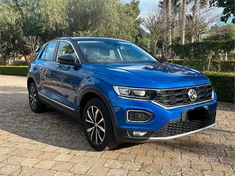 Usata VW T-Roc Advance 116 CV (85 kW) 2019 Blu SUV