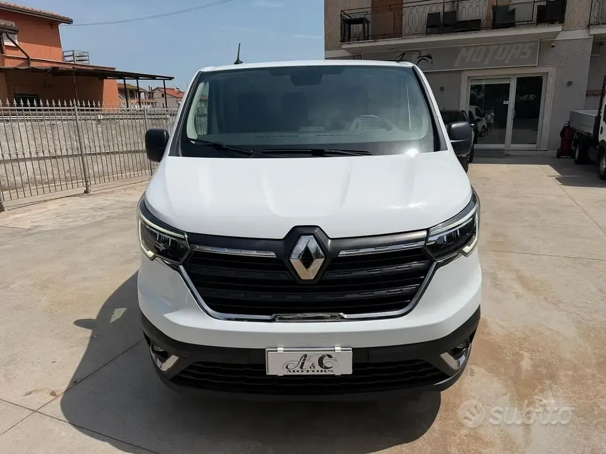 Usata Renault Trafic 131 CV (96 kW) 2024 Bianco Monovolume