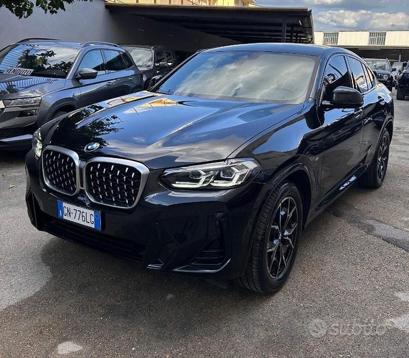 Nero metallizzato Usata 2023 BMW X4 M Sport SUV | 48.900 € (Ottimo prezzo) - Immagine 1/4