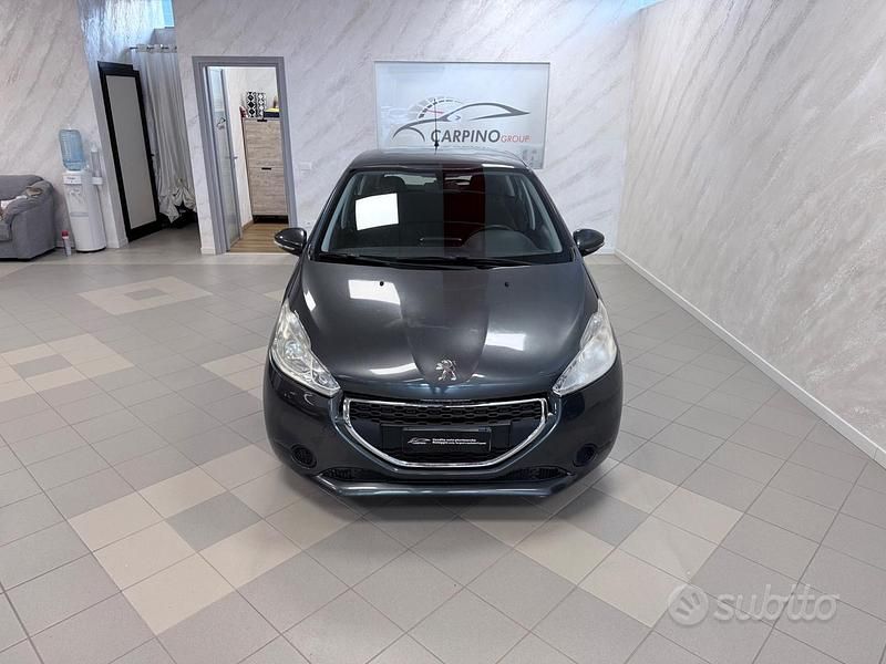 Usata Peugeot 208 Allure 68 CV (50 kW) 2014 Grigio Utilitaria