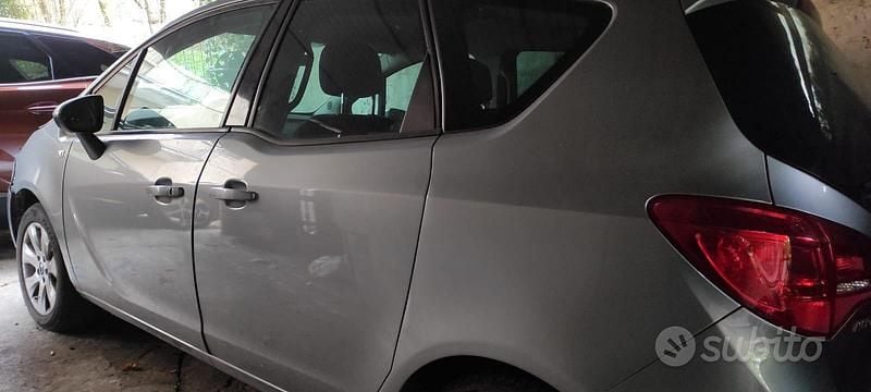 Usata 2013 Opel Meriva Monovolume | 999 € (Super prezzo) - Immagine 1/2