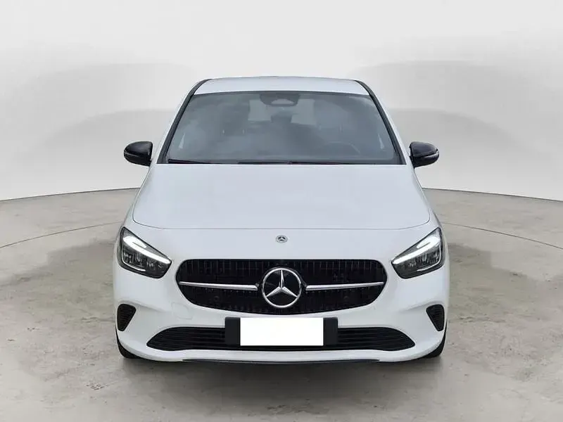 Usata Mercedes B250e Advanced 218 CV (160 kW) 2025 Bianco Monovolume