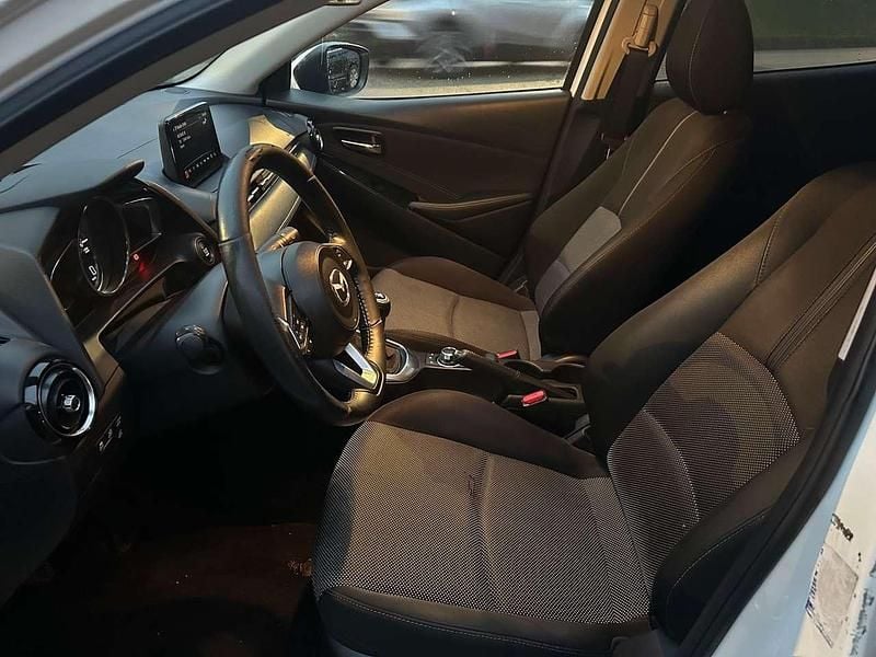Usata Mazda 2 Evolve 105 CV (77 kW) 2018 Bianco Berlina