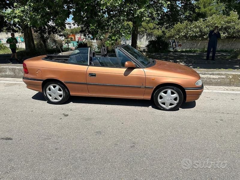 Usata Opel Astra Cabriolet 1999 Cabrio