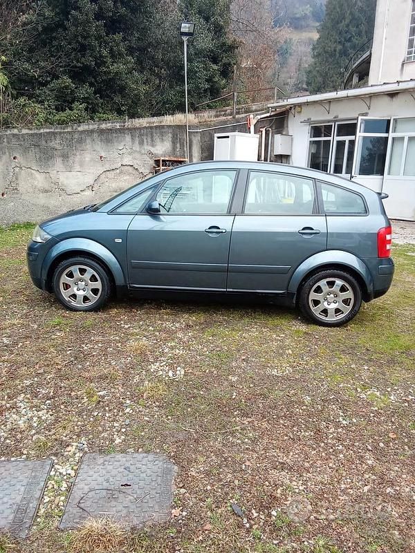 Usata Audi A2 74 CV (54 kW) 2004 Grigio Utilitaria