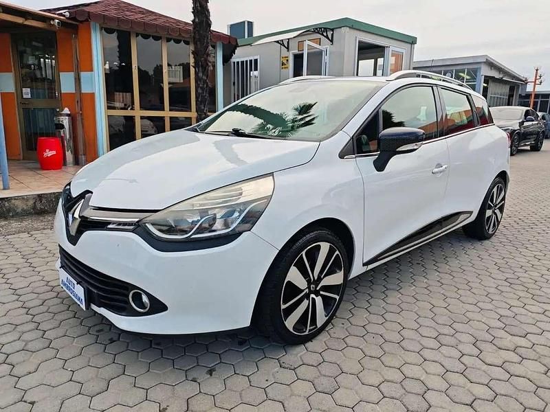 Bianco Usata 2015 Renault Clio GrandTour Intens Station wagon | 5990 € (Buon prezzo) - Immagine 1/4