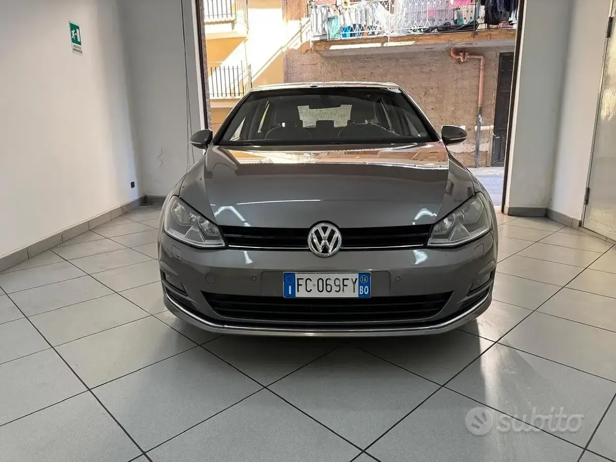 Usata VW Golf VII Highline 110 CV (80 kW) 2016 Grigio Berlina