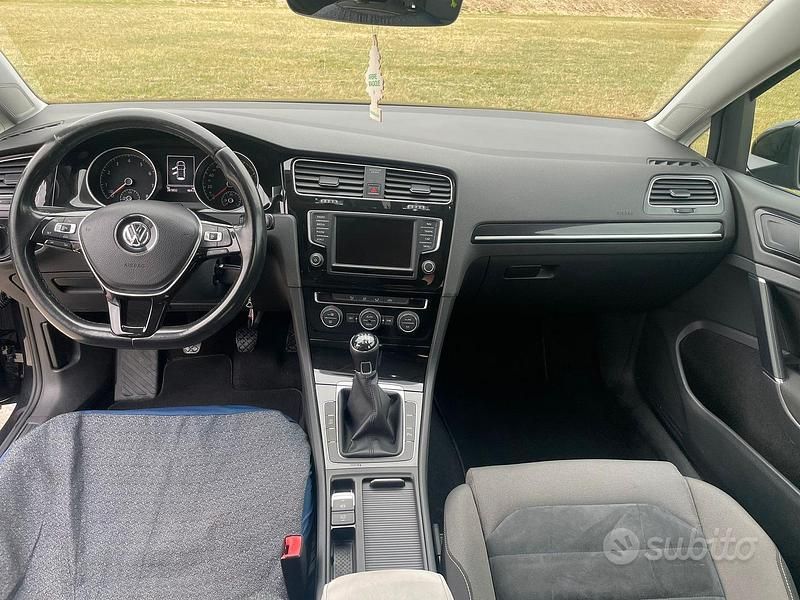 Usata VW Golf VII Comfortline 110 CV (80 kW) 2016 Blu Berlina