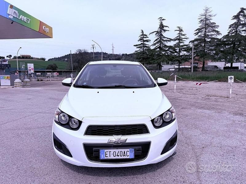 Usata Chevrolet Aveo 86 CV (63 kW) 2013 Bianco Berlina