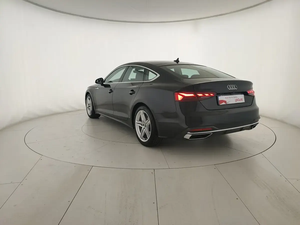 Nuova Audi A5 Sportback Advanced 204 CV (150 kW) 2025 Nero brillante Utilitaria