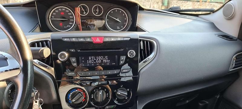 Usata Lancia Ypsilon S 86 CV (63 kW) 2013 Bianco Utilitaria