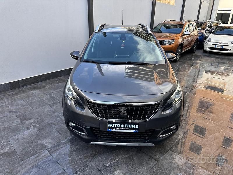 Usata Peugeot 2008 Allure 99 CV (72 kW) 2017 Grigio SUV
