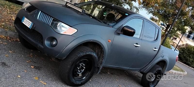 Occasion Mitsubishi L200 129 ch (94 kW) 2007 Gris Pick-up