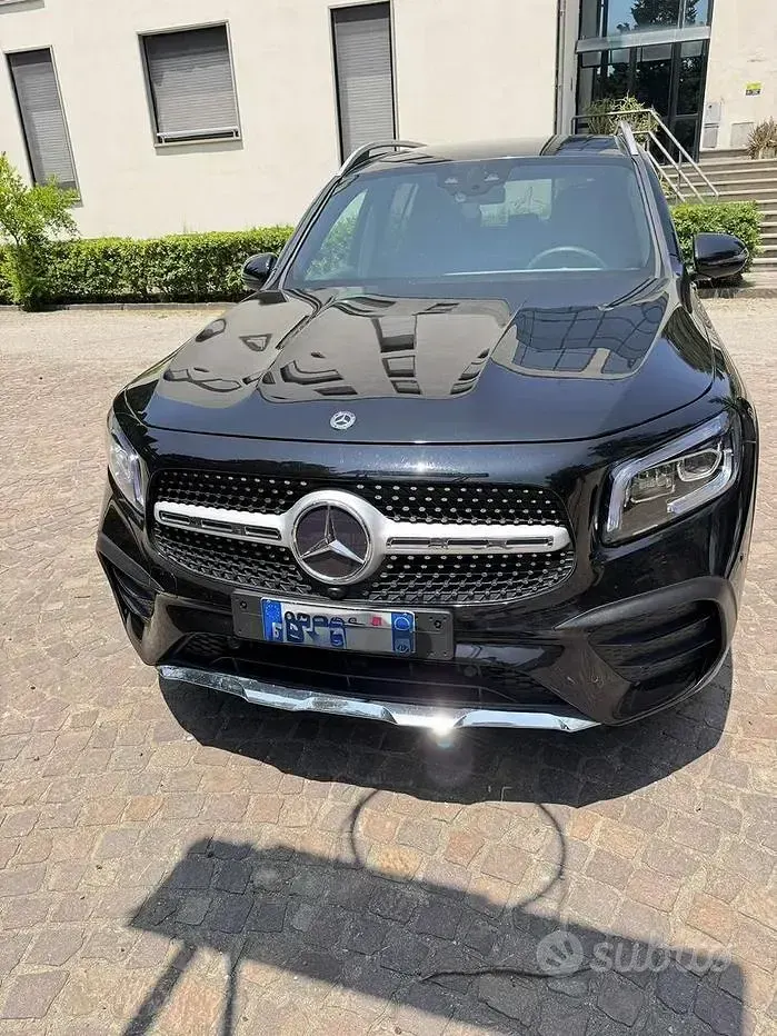 Usata Mercedes GLB200 AMG line 150 CV (110 kW) 2020 Nero SUV